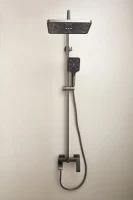 Душевая стойка BELZ B507 B24507-3 оружейная сталь Душевая стойка BELZ B507 B24507-3 оружейная сталь