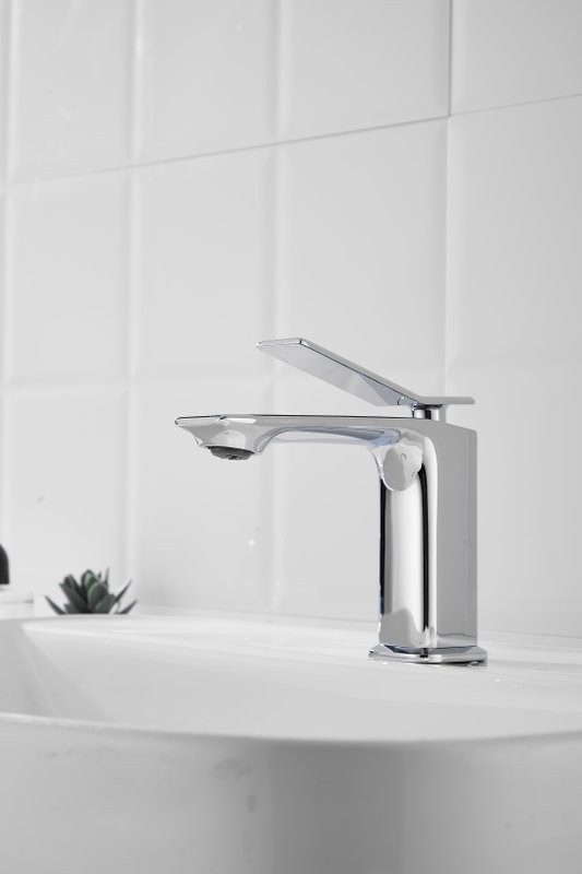 Смеситель для раковины BELZ B618 B10618 хром