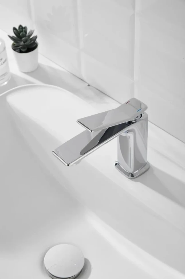 Смеситель для раковины BELZ B618 B10618 хром