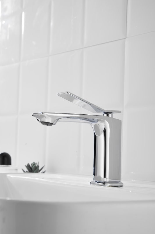 Смеситель для раковины BELZ B618 B10618 хром