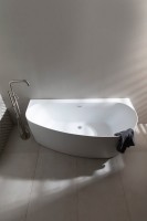 Акриловая ванна Allen Brau Priority 5 L 160x80 см, левая, пристенная, белая матовая, асимметричная, на ножках, с экраном, со сливом-переливом