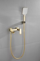 Смеситель для ванны с душем BELZ B507 B60507-5 золото Смеситель для ванны с душем BELZ B507 B60507-5 золото