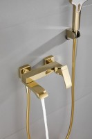 Смеситель для ванны с душем BELZ B507 B60507-5 золото Смеситель для ванны с душем BELZ B507 B60507-5 золото