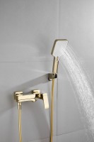 Смеситель для ванны с душем BELZ B507 B60507-5 золото Смеситель для ванны с душем BELZ B507 B60507-5 золото