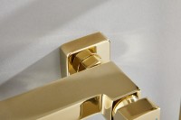 Смеситель для ванны с душем BELZ B507 B60507-5 золото Смеситель для ванны с душем BELZ B507 B60507-5 золото