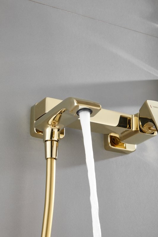 Смеситель для ванны с душем BELZ B507 B60507-5 золото