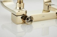 Смеситель для ванны с душем BELZ B507 B60507-5 золото Смеситель для ванны с душем BELZ B507 B60507-5 золото