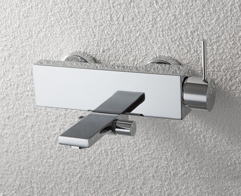 Смеситель для ванны с душем Bravat Arc F66061C-01A-ENG хром