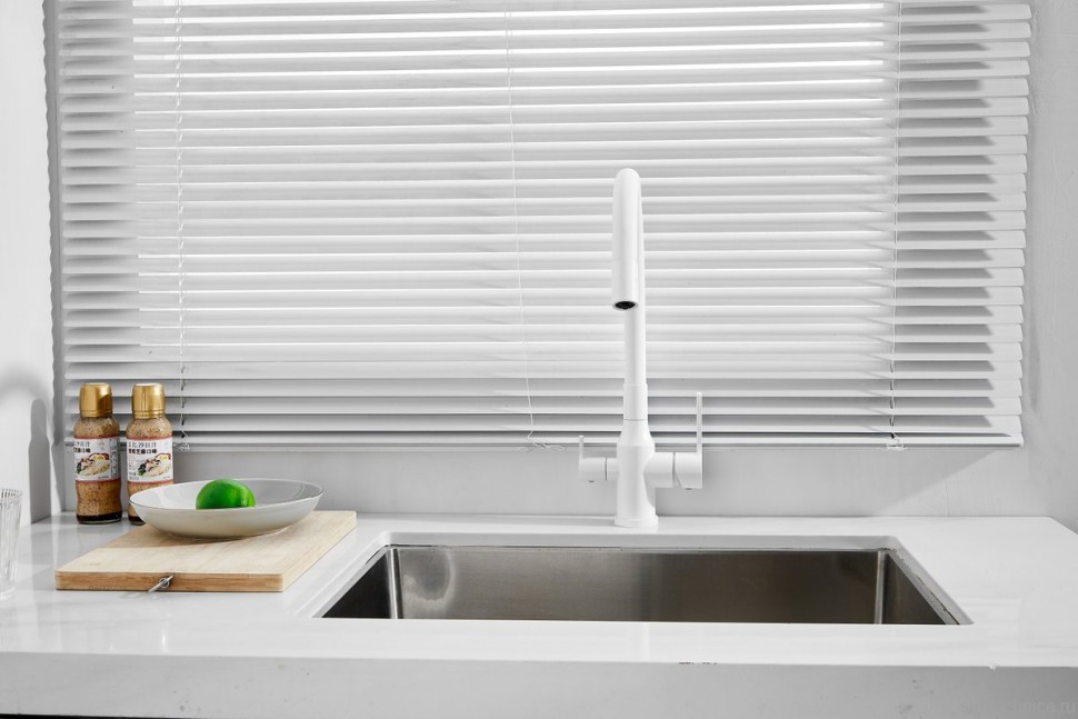 Смеситель для кухни BELZ B814 B76814-8 с гибким изливом, белый