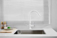 Смеситель для кухни BELZ B814 B76814-8 с гибким изливом, белый