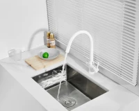 Смеситель для кухни BELZ B814 B76814-8 с гибким изливом, белый