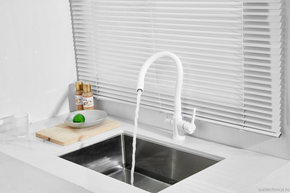 Смеситель для кухни BELZ B814 B76814-8 с гибким изливом, белый