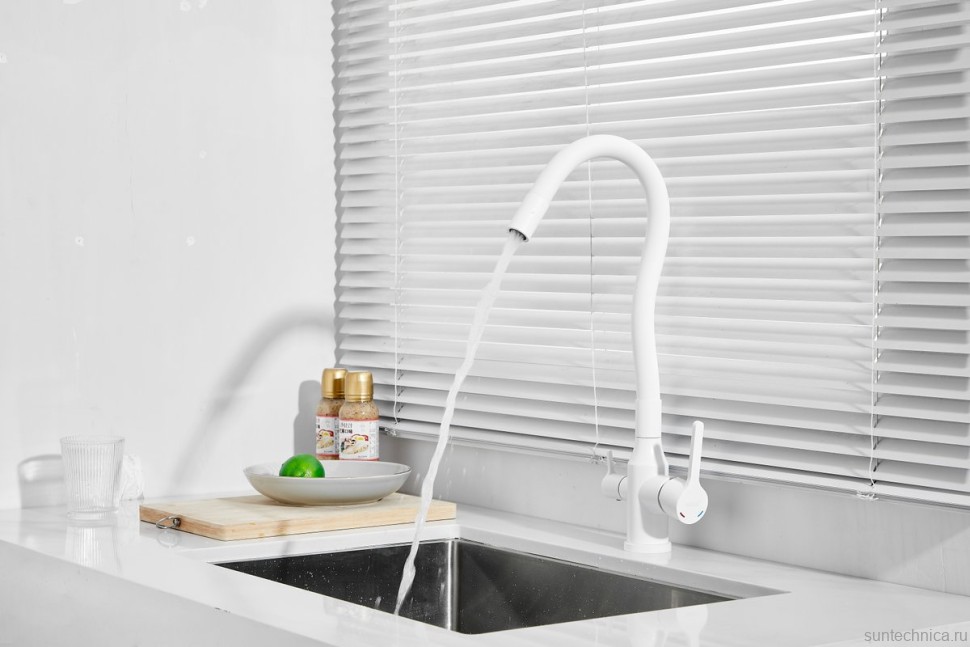 Смеситель для кухни BELZ B814 B76814-8 с гибким изливом, белый