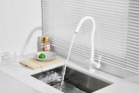 Смеситель для кухни BELZ B814 B76814-8 с гибким изливом, белый