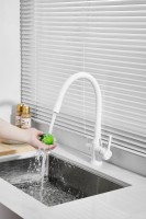 Смеситель для кухни BELZ B814 B76814-8 с гибким изливом, белый