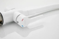 Смеситель для кухни BELZ B814 B76814-8 с гибким изливом, белый
