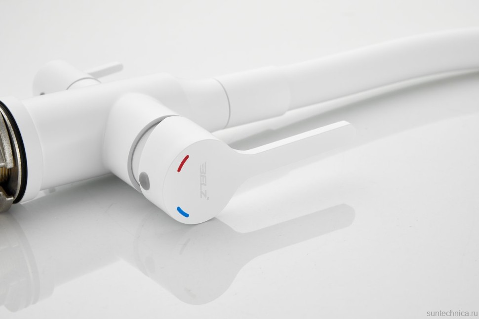 Смеситель для кухни BELZ B814 B76814-8 с гибким изливом, белый