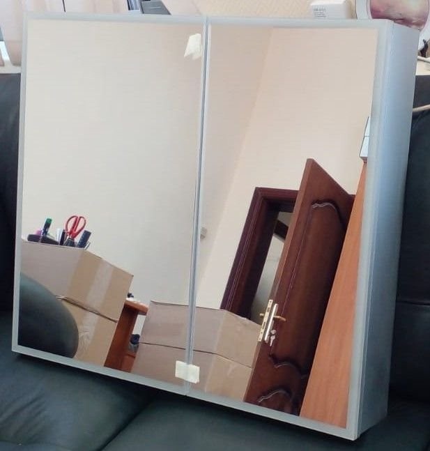 Зеркальный шкаф Esbano ES-3809D ESMT3809D 90х70см для ванной с инфракрасным выключателем, с подогревом большой дверки, с крючком для фена, с LED-подсветкой корпуса и внутренней подсветкой двух отделов