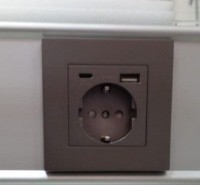 Зеркальный шкаф Esbano ES-3809D ESMT3809D 90х70см для ванной с инфракрасным выключателем, с подогревом большой дверки, с крючком для фена, с LED-подсветкой корпуса и внутренней подсветкой двух отделов