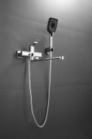 Смеситель с длинным изливом для ванны BELZ B618 B22618 хром