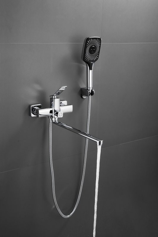 Смеситель с длинным изливом для ванны BELZ B618 B22618 хром