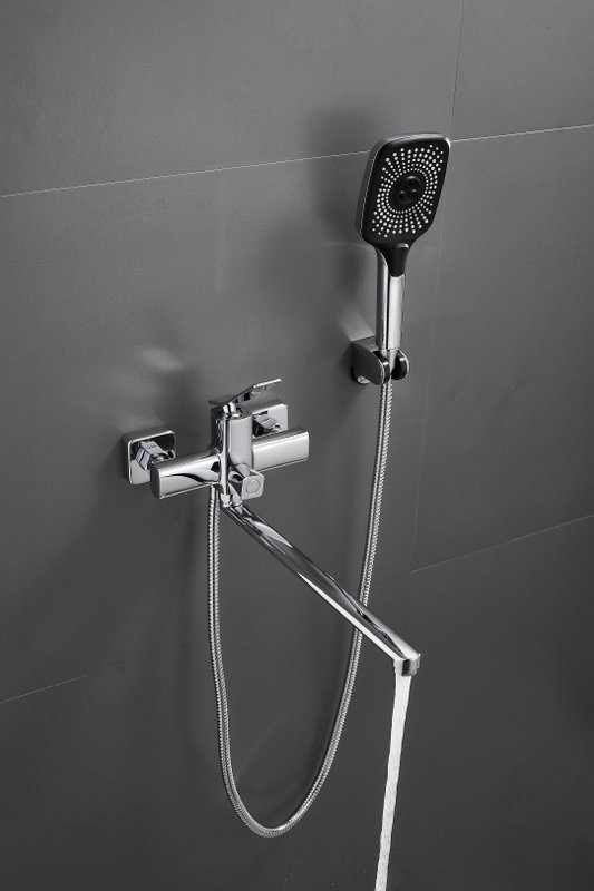 Смеситель с длинным изливом для ванны BELZ B618 B22618 хром