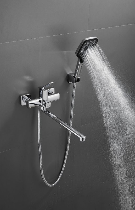 Смеситель с длинным изливом для ванны BELZ B618 B22618 хром