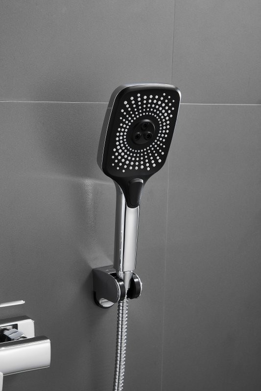 Смеситель с длинным изливом для ванны BELZ B618 B22618 хром