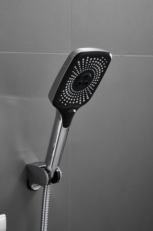 Смеситель с длинным изливом для ванны BELZ B618 B22618 хром