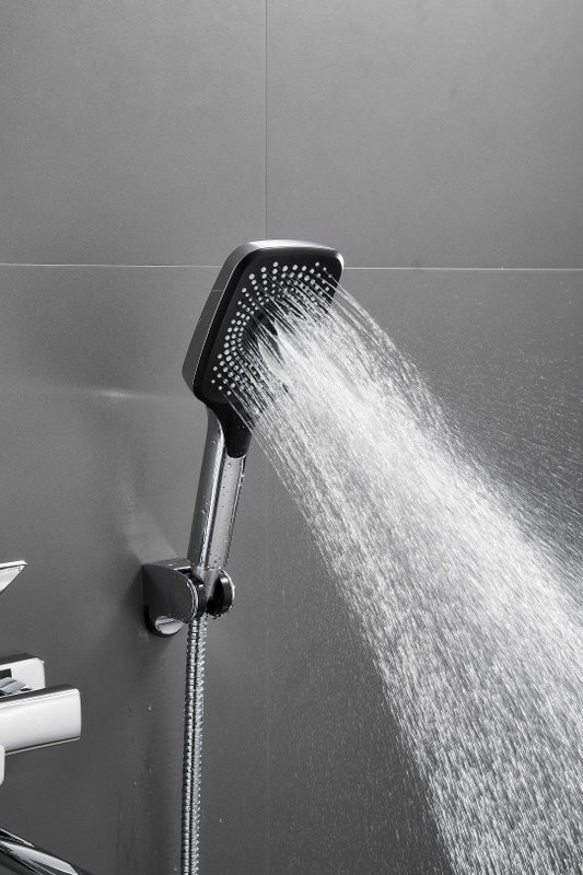 Смеситель с длинным изливом для ванны BELZ B618 B22618 хром