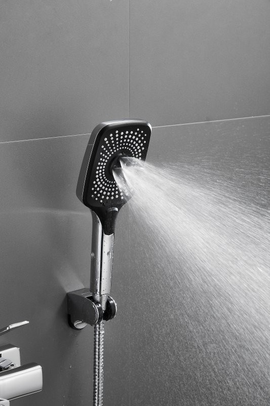 Смеситель с длинным изливом для ванны BELZ B618 B22618 хром