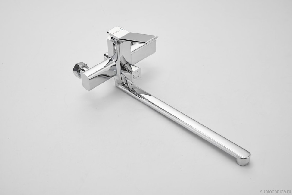 Смеситель с длинным изливом для ванны BELZ B618 B22618 хром