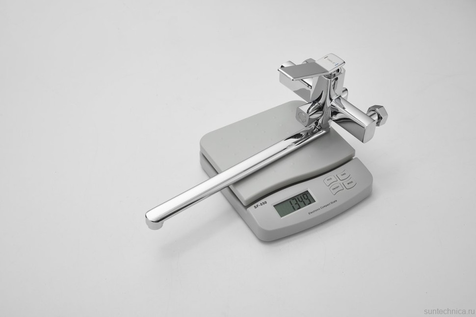 Смеситель с длинным изливом для ванны BELZ B618 B22618 хром