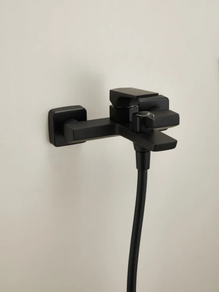 Смеситель для ванны с душем Haiba HB60726-7 черный