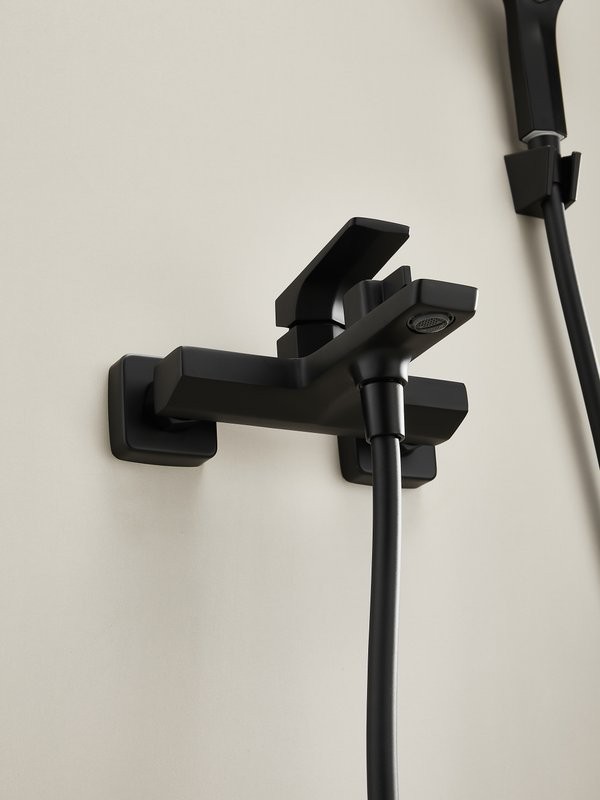 Смеситель для ванны с душем Haiba HB60726-7 черный