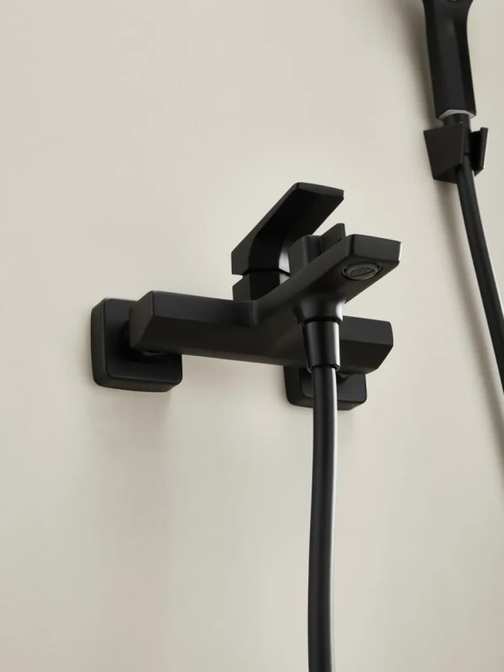 Смеситель для ванны с душем Haiba HB60726-7 черный