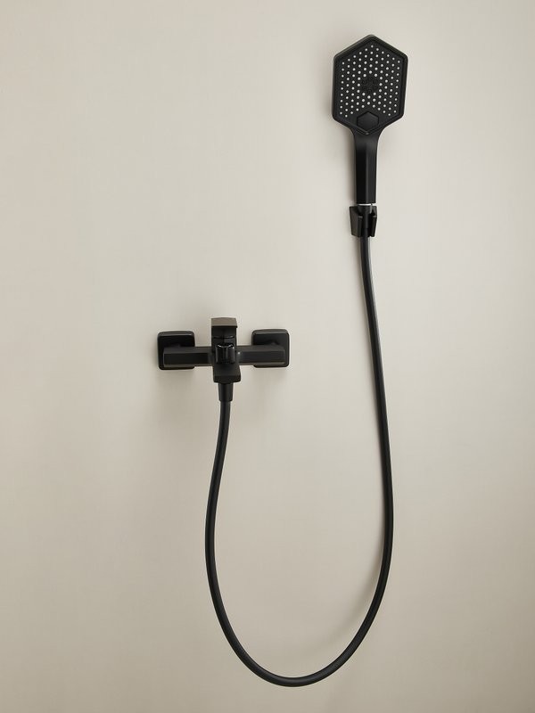 Смеситель для ванны с душем Haiba HB60726-7 черный