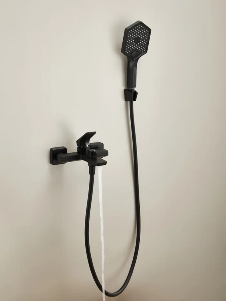 Смеситель для ванны с душем Haiba HB60726-7 черный