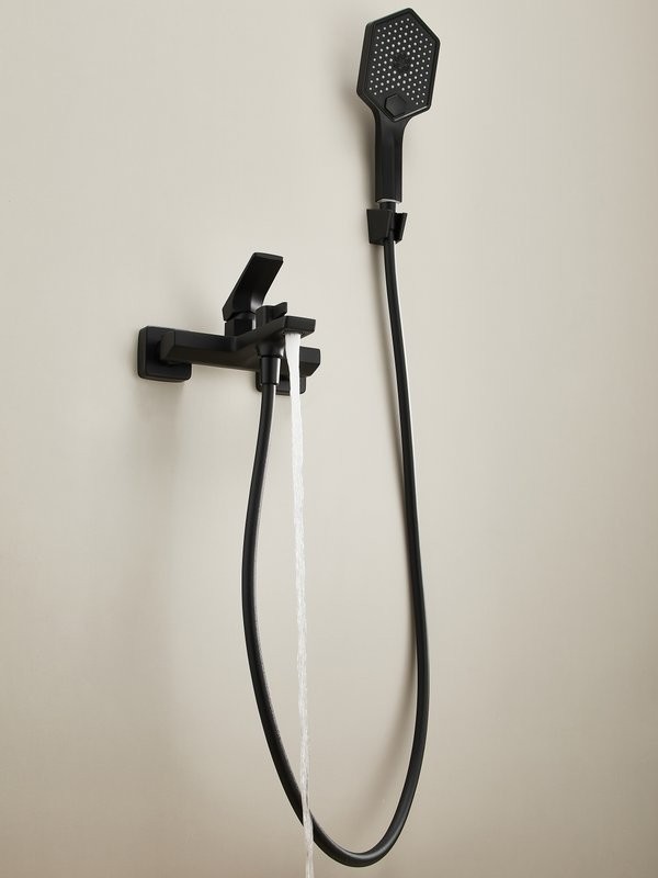 Смеситель для ванны с душем Haiba HB60726-7 черный