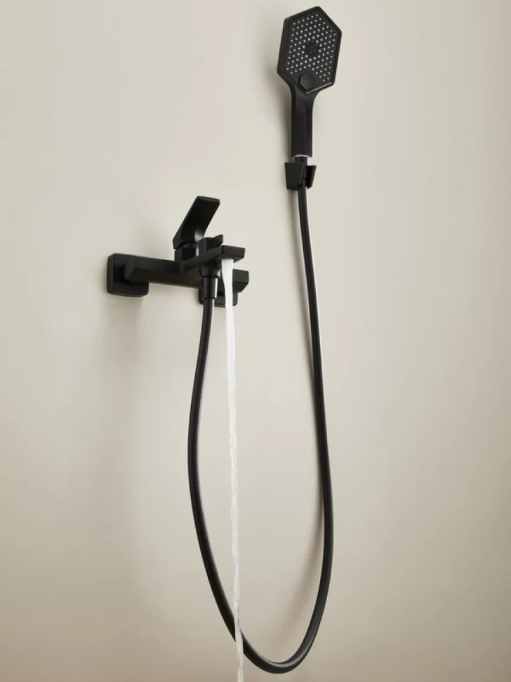 Смеситель для ванны с душем Haiba HB60726-7 черный