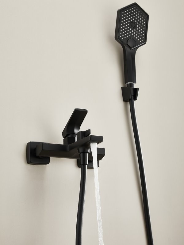 Смеситель для ванны с душем Haiba HB60726-7 черный