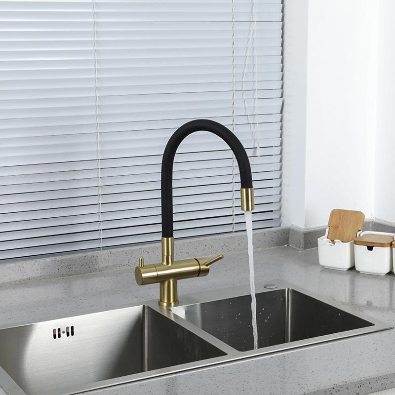 Смеситель для кухни Gappo G4398-33 с гибким изливом, золотой сатин
