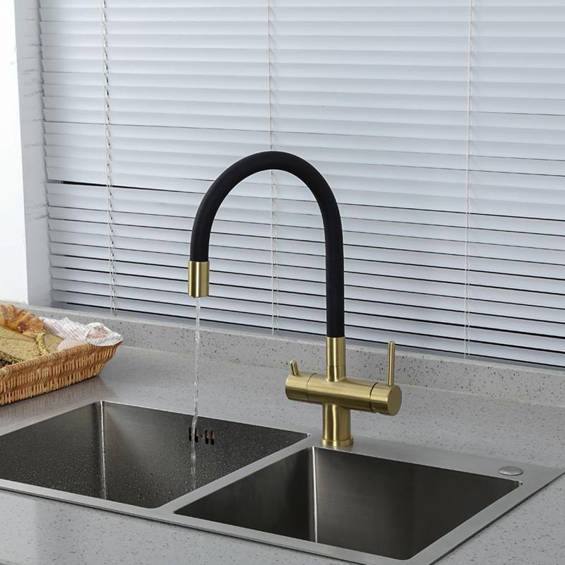 Смеситель для кухни Gappo G4398-33 с гибким изливом, золотой сатин
