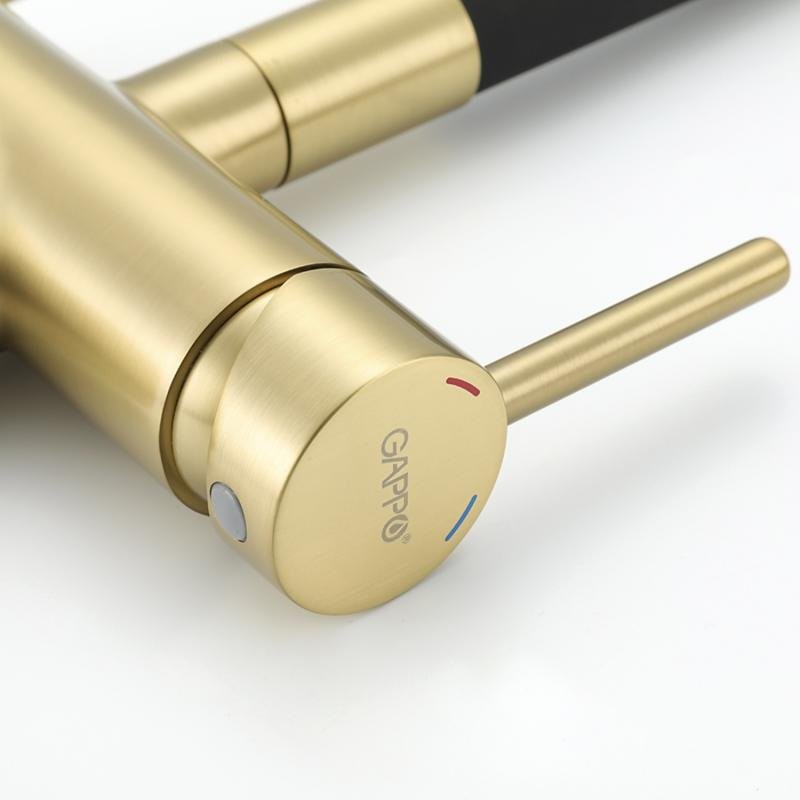Смеситель для кухни Gappo G4398-33 с гибким изливом, золотой сатин