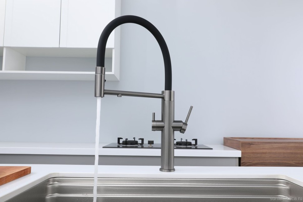 Смеситель для кухни Paulmark Nexus Diamond Nd613999-GM с гибким изливом, вороненая сталь