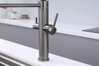 Смеситель для кухни Paulmark Nexus Diamond Nd613999-GM с гибким изливом, вороненая сталь