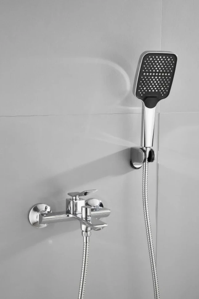 Смеситель для ванны с душем BELZ B618 B60618 хром