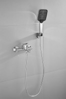 Смеситель для ванны с душем BELZ B618 B60618 хром