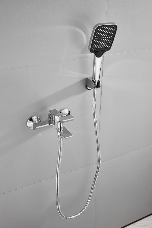 Смеситель для ванны с душем BELZ B618 B60618 хром