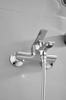 Смеситель для ванны с душем BELZ B618 B60618 хром Смеситель для ванны с душем BELZ B618 B60618 хром